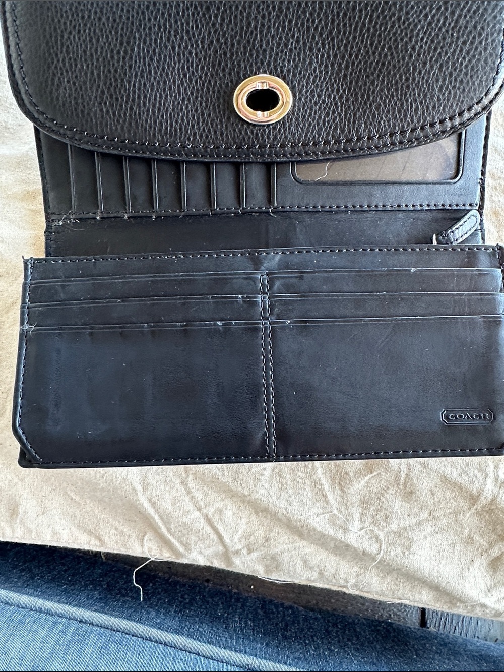Coach Classic Park Leather Turn-Lock Wallet - Women. - Picture 2 of 4
